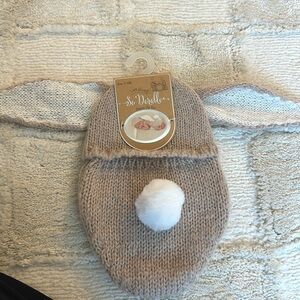 A baby 0-6 month photo bunny outfit